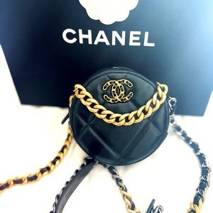 Quilted CHANEL 19 Bag